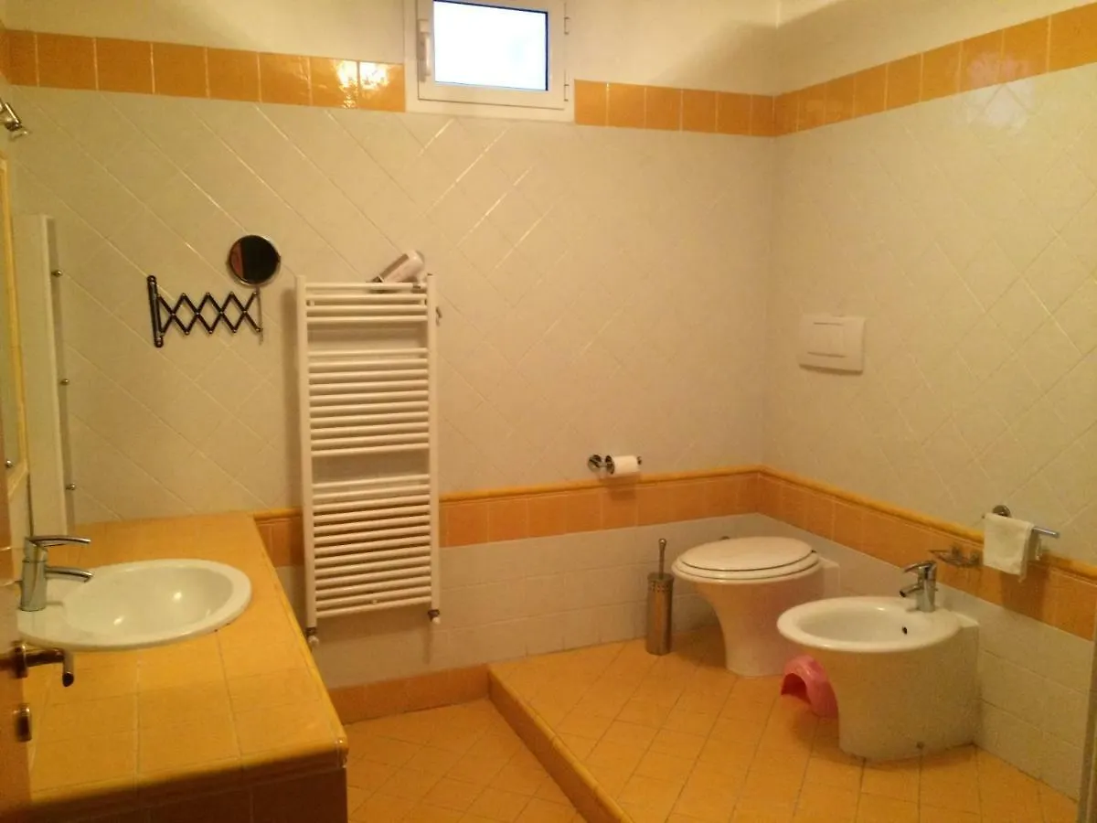 Villa Con Piscina A Imperia, Italy