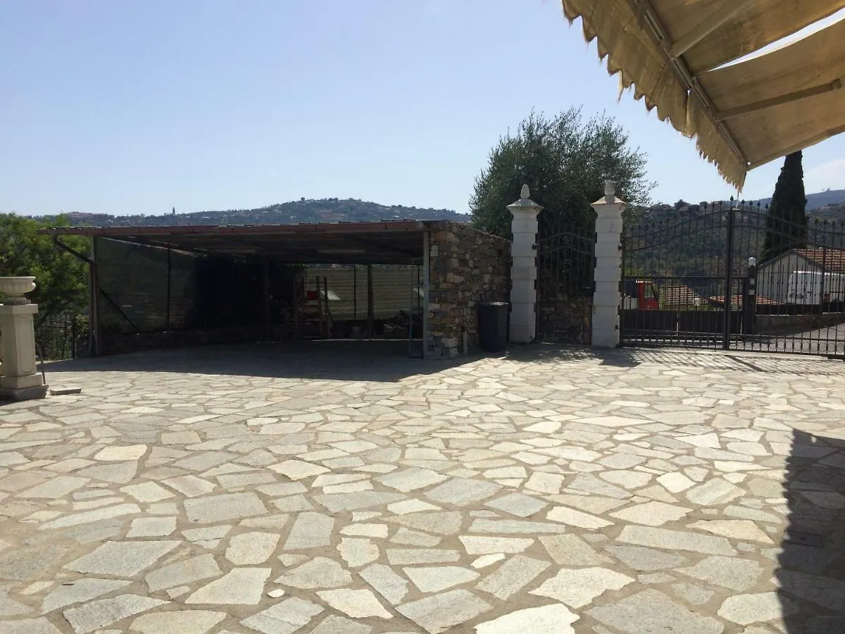 Villa Con Piscina A Imperia, Italy  Imperia